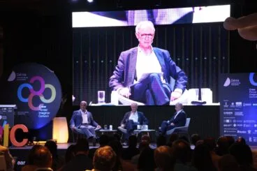 Conferencia Hacia dónde muta el mundo empresarial 02