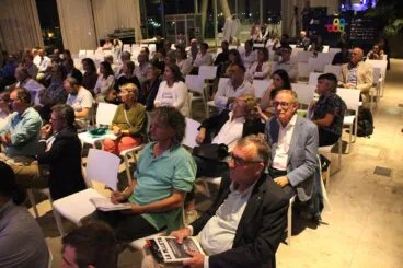 Conferencia Hacia dónde muta el mundo empresarial 10