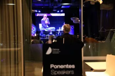 Conferencia Hacia dónde muta el mundo empresarial 12