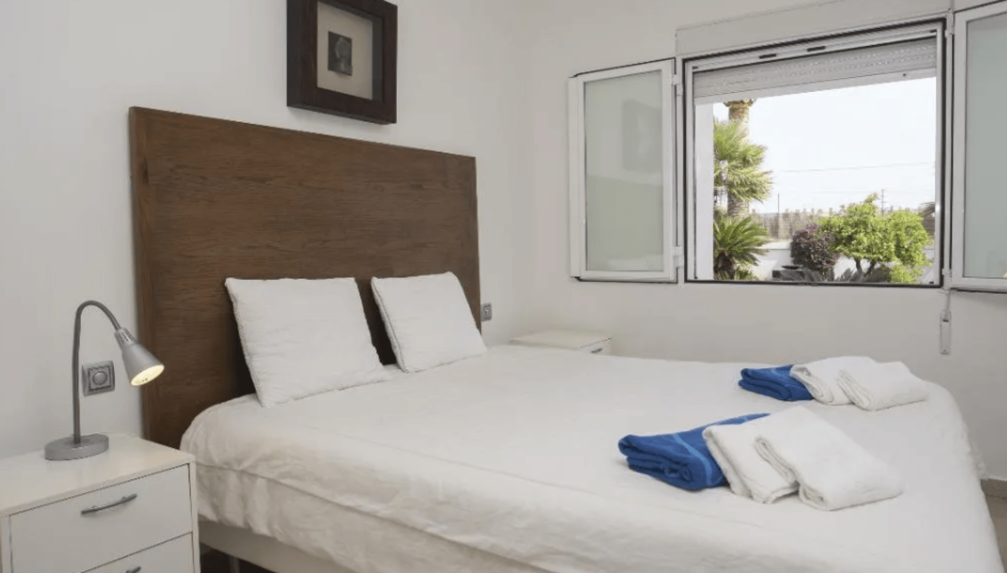 Dormitorio doble con aire acondicionado