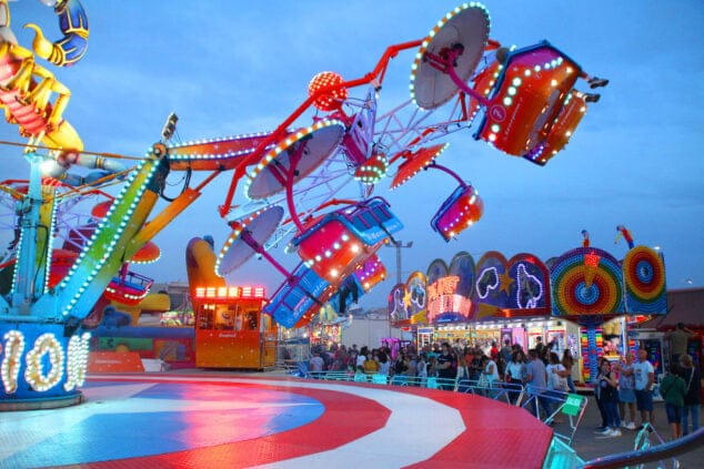 familias disfrutan de la fira de tots sants de denia 2022 08