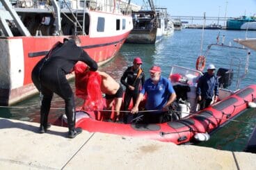 Jornada de limpieza de la costa de Dénia 02