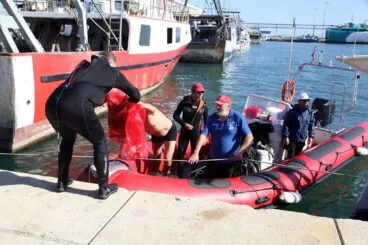 Jornada de limpieza de la costa de Dénia 02