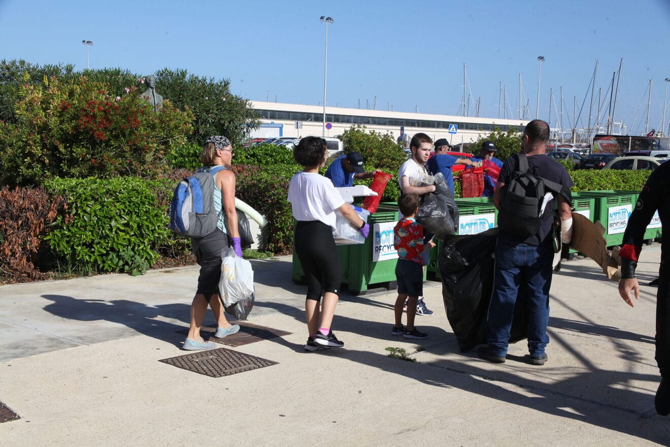 Jornada de limpieza de la costa de Dénia 05