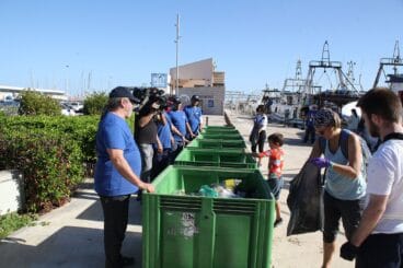 Jornada de limpieza de la costa de Dénia 07