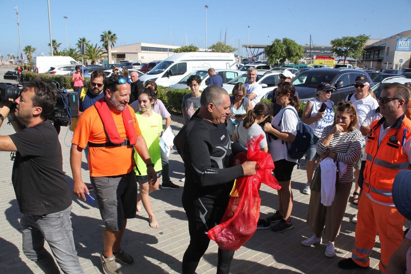 Jornada de limpieza de la costa de Dénia 33