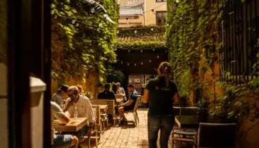 Patio interior del restaurante en Dénia