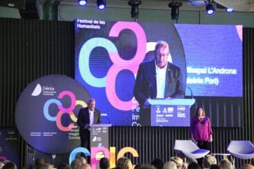 Vicent Grimalt durante su discurso en el inicio del Dénia Festival de les Humanitats