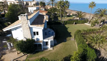 villa a primera linea del mar