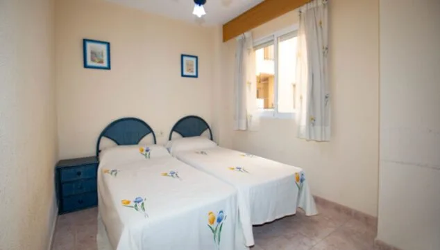 ¿Eres más de ciudad o de playa? Elige tu casa ideal entre estos dos apartamentos 4 acogedor dormitorio doble con camas individuales