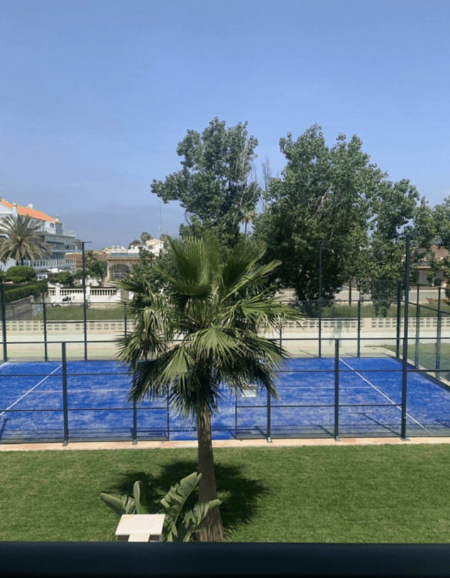 apartamento con pista de padel