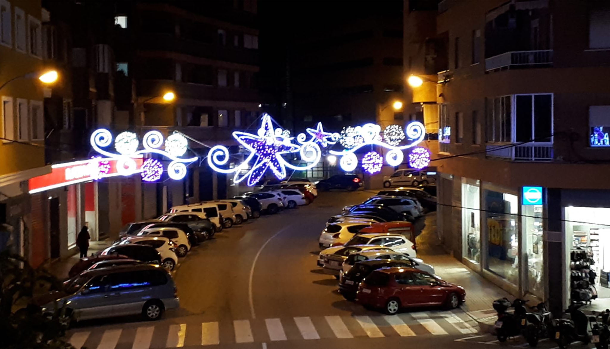 Avenida Marquesado decorada de Navidad