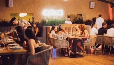 cena y disfruta del ambiente en botanic denia