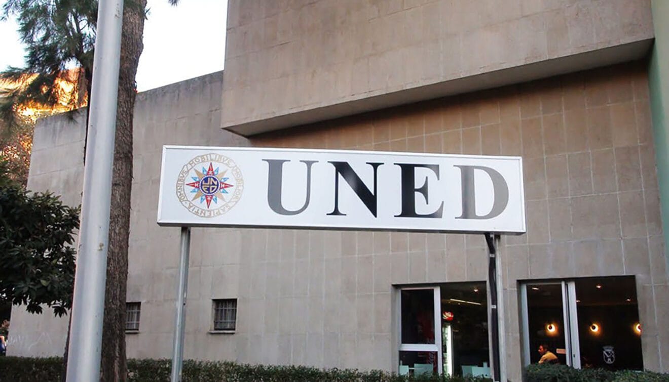 Entrada de UNED Dénia