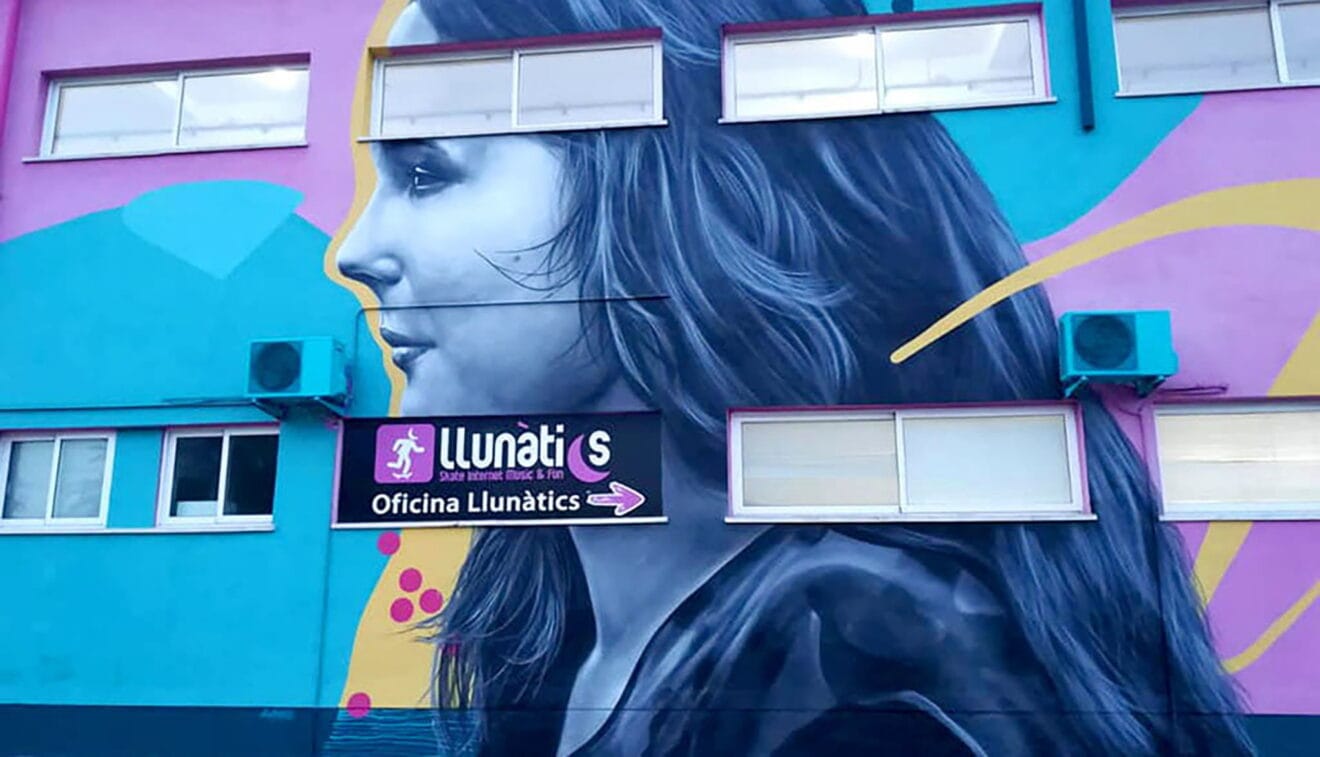 Fachada del edificio de Joventut Dénia