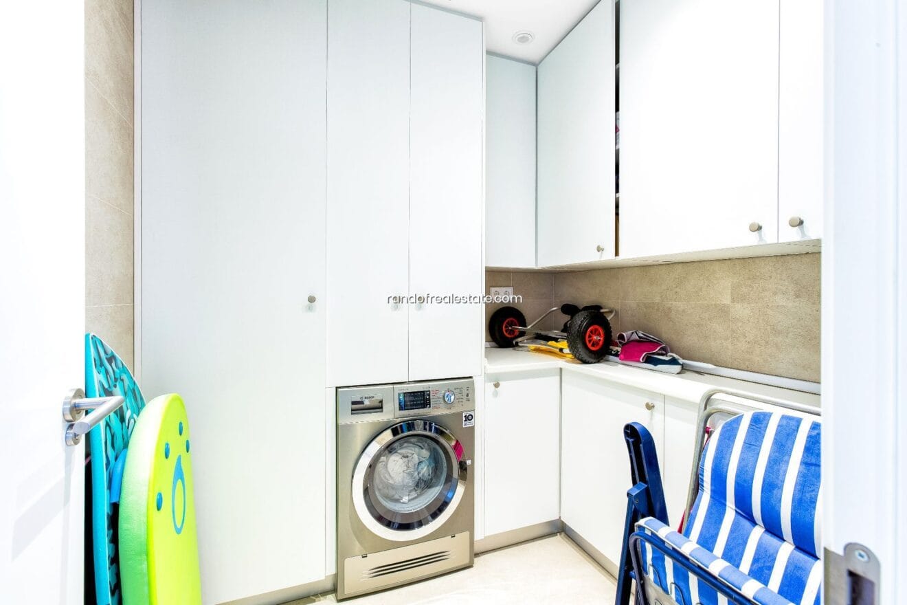 Habitación para lavandería y almacenaje