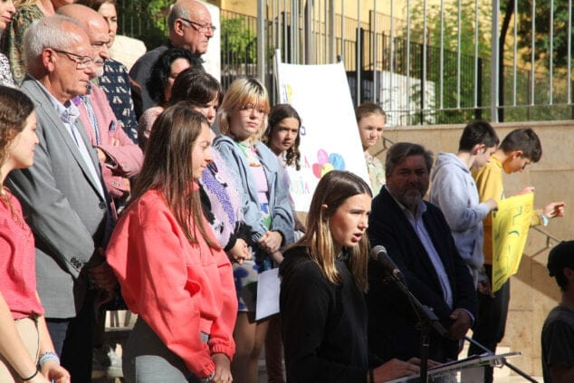Imagen: Lectura del manifiesto de los estudiantes