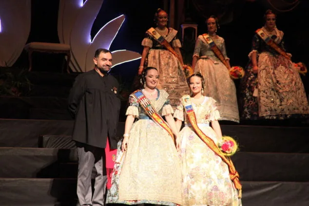 presentacion 2022 de la falla centro 13