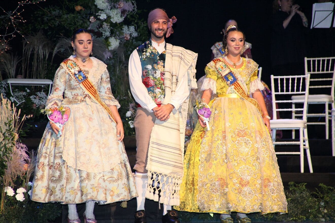 Presentación de la Falla Les Roques 21
