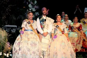 Presentación de la Falla Les Roques 32