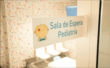 sala de espera de pediatria en hcb denia