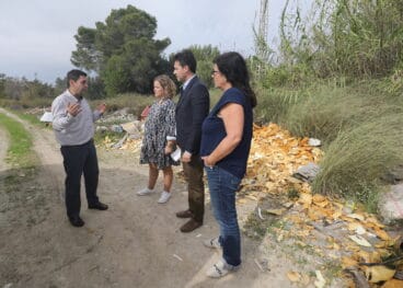visita al vertedero ilegal junto a la marjal de pego oliva