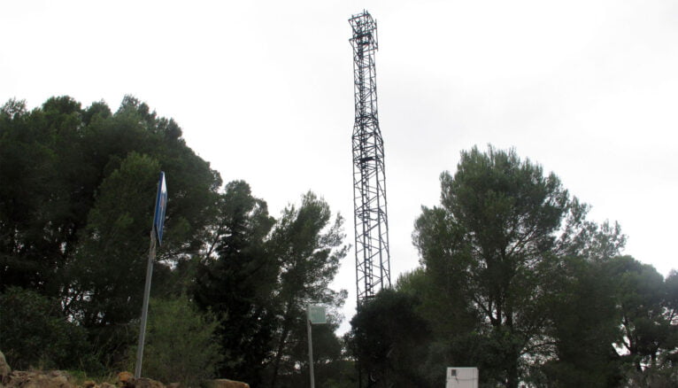 Antenne in Les Rotes platziert