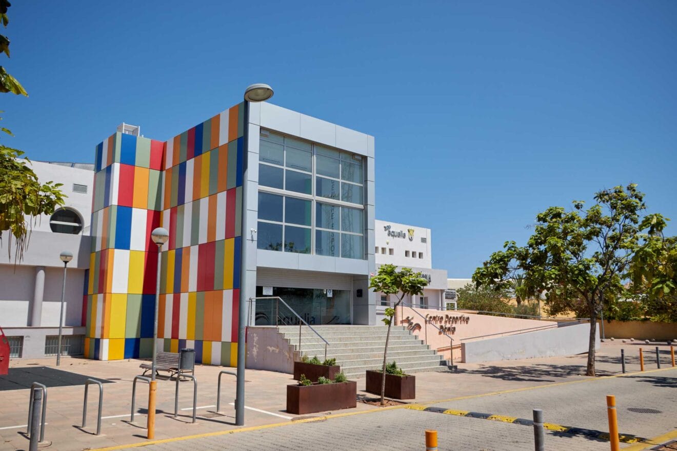 Cesta de Navidad 2022 - 2 entradas totales para Centro Deportivo Dénia