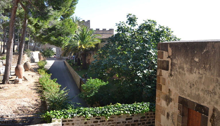 Entrada del Castillo de Dénia, donde podría rodarse alguna escena de La Casa del Dragón