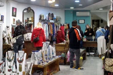 interior de una tienda en denia archivo
