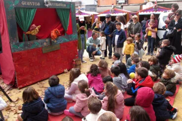 Cuentacuentos navideño en el Mercado de Navidad de Dénia