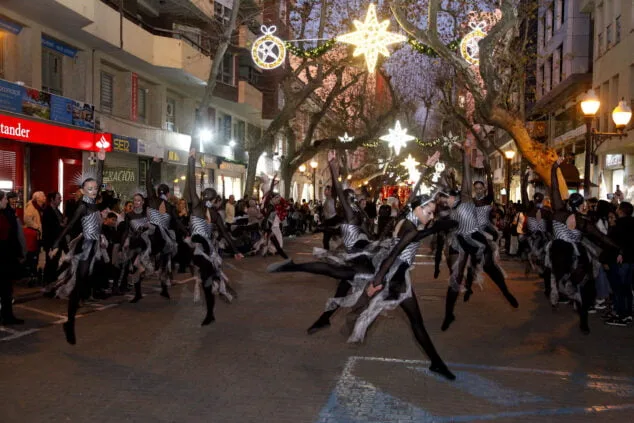 papa noel en su visita a denia 2022 02