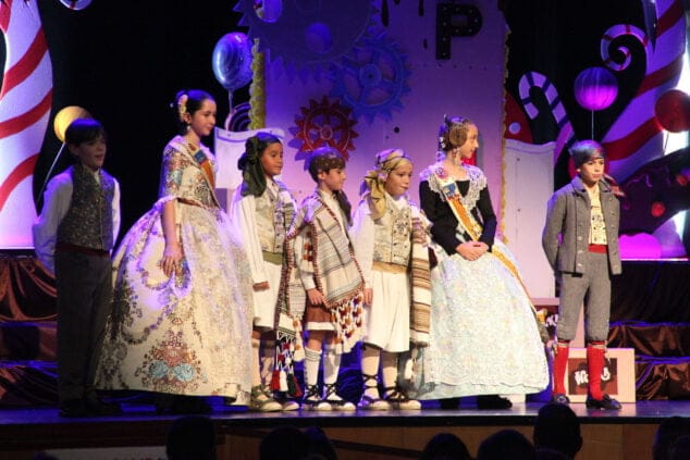 La presentación de Patrícia Domenech, Fallera Mayor Infantil de la Falla Oeste, en fotos 46 presentacion falla oeste infantil 2022 21