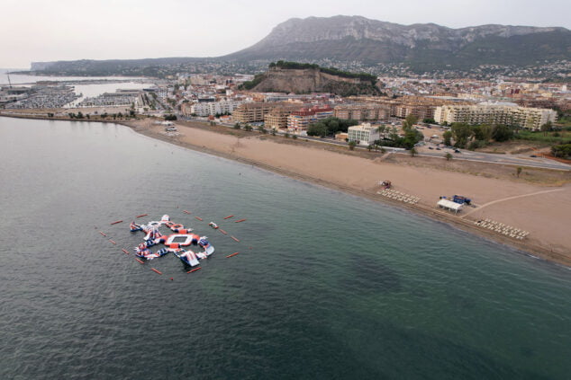 Imagen: Vista aérea de Dénia desde la playa Punta del Raset