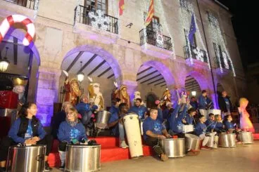 Batucada en la llegada de los Carteros Reales