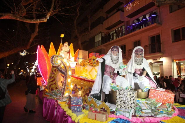 Así ha recorrido la cabalgata de los Reyes Magos las calles de Dénia 35 cabalgata de reyes magos de denia 2023 34