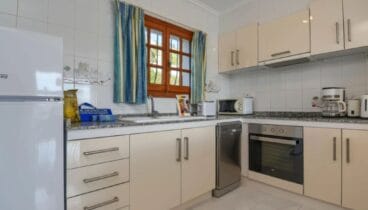 Cocina americana muy luminosa