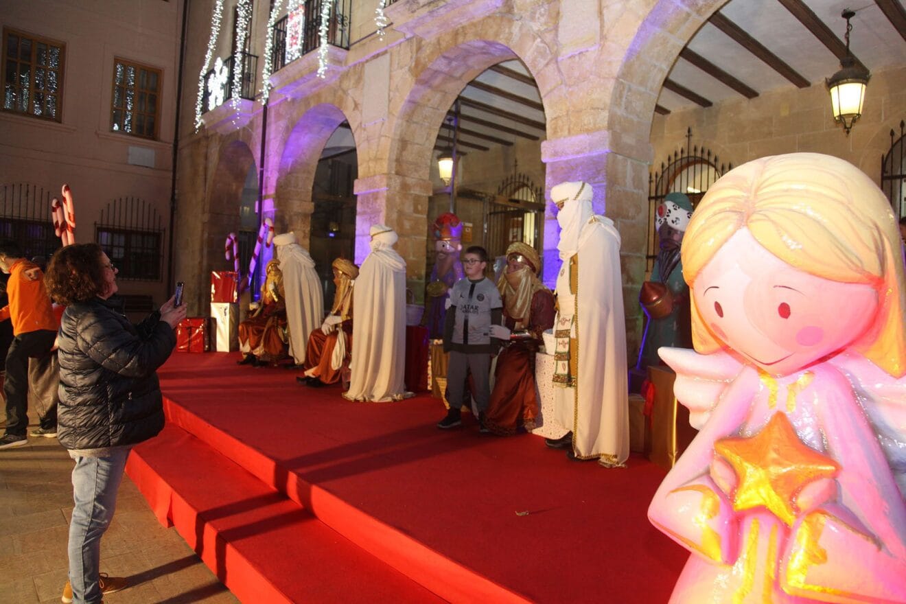 Escenario de los emisarios de Dénia