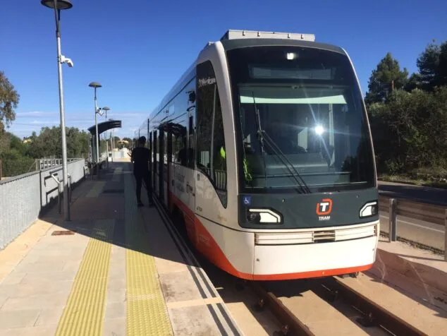 El tramo entre Dénia y Gata de Gorgos ya se puede efectuar en tren con la Línea 9 del TRAM d'Alacant 2 Imagen: Línea 9 - Unidad de Dénia