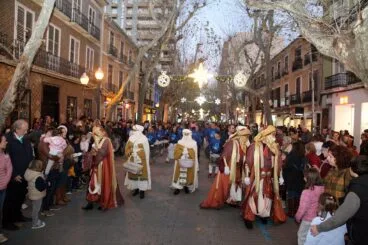 Los Carteros Reales recorren las calles de Dénia
