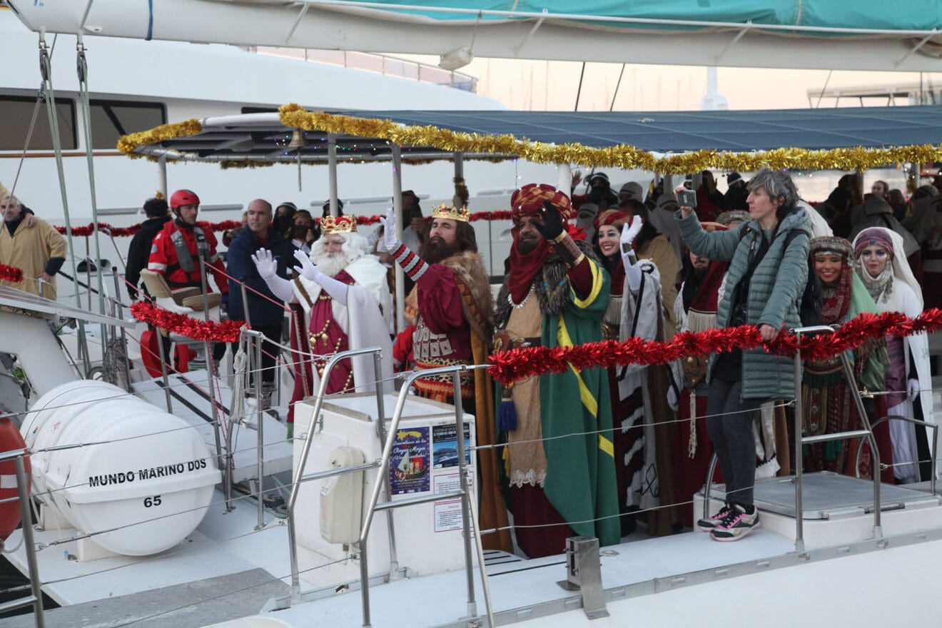 Los Reyes Magos de Dénia llegan al puerto