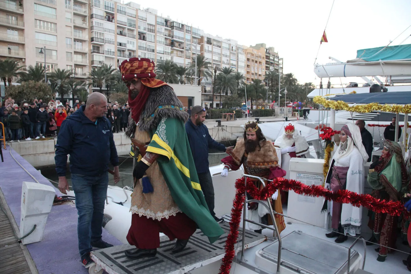Los Reyes Magos desembarcan en Dénia
