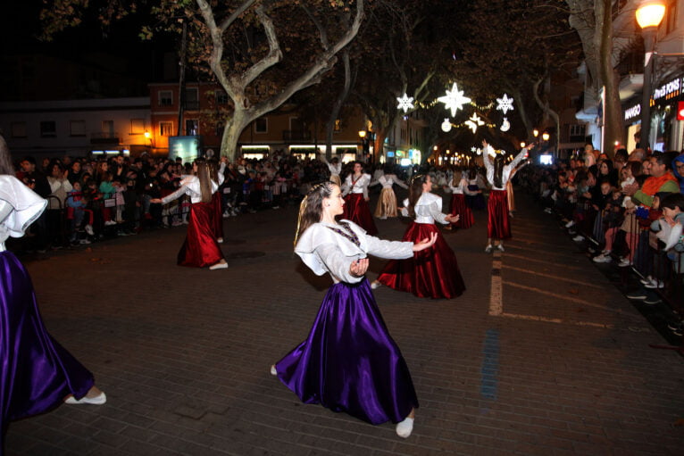 Más bailes durante la cabalgata de Reyes Magos
