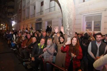 Público durante la cabalgata de Dénia