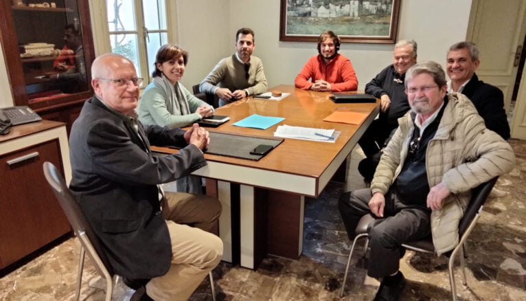 Reunión del Ayuntamiento de Dénia con los distintos representantes de los propietarios del litoral