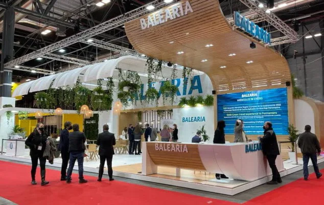 Baleària presenta en Fitur la amplia programación conmemorativa por su 25º aniversario 1 Imagen: Stand de Baleària en Fitur