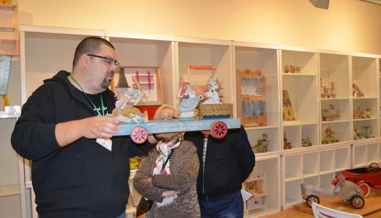 Visita al Museu dels Joguets de Dénia dentro de la campaña Un Nadal per a la Història