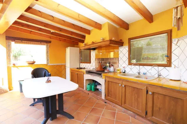 zona de barbacoa exterior de la vivienda