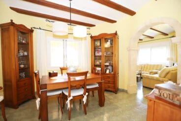 Zona de comedor junto al salón de la vivienda