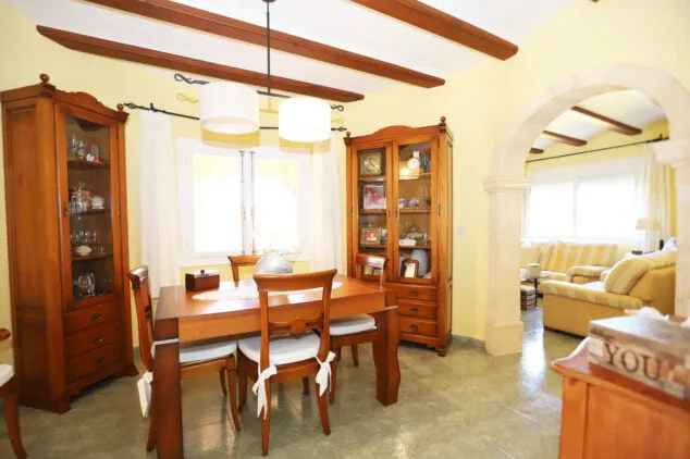 zona de comeodr junto al salon de la vivienda